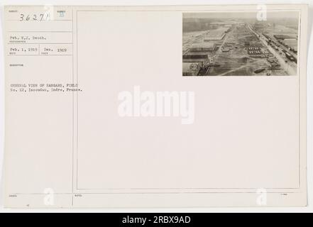 Dieses Foto zeigt eine allgemeine Ansicht der Hangars auf Feld Nr. 12 in Issoudan, Indre, Frankreich. Das Foto wurde von Pvt. W.J. gemacht Strand zwischen 1. Februar und 1919. Dezember während des Ersten Weltkriegs. Die Hangars dienten während des Krieges als Basis für militärische Aktivitäten." Stockfoto