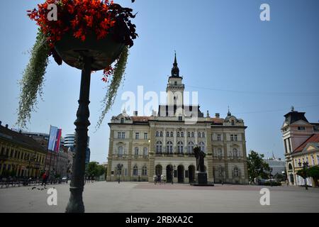 Das Rathaus von Novi Sad an einem sonnigen Tag Stockfoto