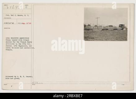 37. Division transportiert 9-Zoll-Patronen für die französische schwere Artillerie in ihrem Sektor. Foto von Gefreiter del J. Moore vom Signalkorps am 12. August 1918. Dieses Bild zeigt den 12.-Maschinenmunitionszug zwischen Baccarat und Aserailles, Frankreich. Veröffentlicht von A.R.P. Zensor, Freigabedatum nicht angegeben. Bildnummer: 21698. Stockfoto