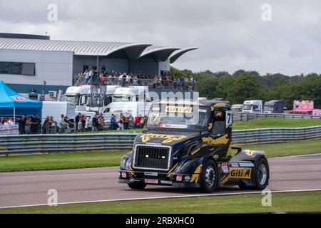 Andover, Großbritannien. 09. Juli 2023. Rennen Sie am 9. Juli 2023 während der British Truck Racing Championship auf dem Thruxton Circuit, Andover, Großbritannien, um das 3. Rennen. Foto: Chris Williams. Nur redaktionelle Verwendung, Lizenz für kommerzielle Verwendung erforderlich. Keine Verwendung bei Wetten, Spielen oder Veröffentlichungen von Clubs/Ligen/Spielern. Kredit: UK Sports Pics Ltd/Alamy Live News Stockfoto