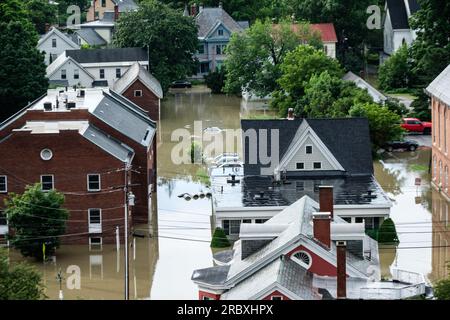 Montpelier, USA. 11. Juli 2023. Blick auf die Innenstadt während der Überschwemmung des Winooskis, der Montpelier, VT, USA, Hauptstadt von Vermont überflutete. 11. Juli 23 Kredit: John Lazenby/Alamy Live News Stockfoto