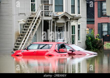Montpelier, USA. 11. Juli 2023. Autos unter Wasser während der Überschwemmung des Winooski Flusses, der Montpelier, VT, USA, Hauptstadt von Vermont überflutete. 11. Juli 23 Kredit: John Lazenby/Alamy Live News Stockfoto