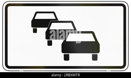 Deutsches Verkehrszeichen Zusatzfeld zur Angabe der Bedeutung anderer Verkehrszeichen: Verkehrsschlangen wahrscheinlich. Stockfoto