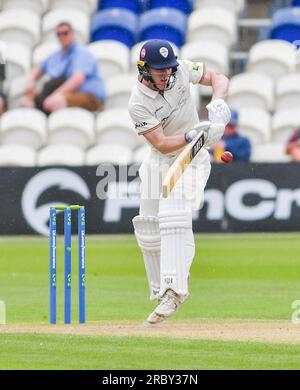 Hove UK 11. Juli 2023 - Brooke Guest bat Derbyshire gegen Sussex während des zweiten Tages des LV= Insurance County Championship Cricket-Spiels auf dem 1. Central County Ground in Hove : Credit Simon Dack /TPI/ Alamy Live News Stockfoto