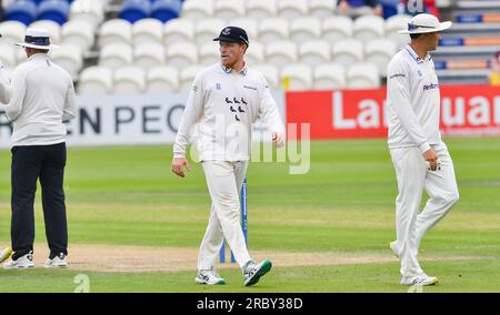 Hove UK 11. Juli 2023 - Sussex Captain Tom Alsop gegen Derbyshire am 2. Tag des Cricket-Spiels LV= Insurance County Championship auf dem 1. Central County Ground in Hove : Credit Simon Dack /TPI/ Alamy Live News Stockfoto