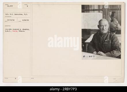 CPL. F.C. Carnochan hat dieses Foto am 28. August 1918 in Paris, Frankreich, aufgenommen. Dort ist Colonel Charles E. Stanton vom Quartermaster Corps (Q.M.C.). Das Bild ist unter der Nummer 22.883 aus der Serie 111-SC-22883 beschriftet und enthält zusätzliche Hinweise, die mit 21883 gekennzeichnet sind. Stockfoto