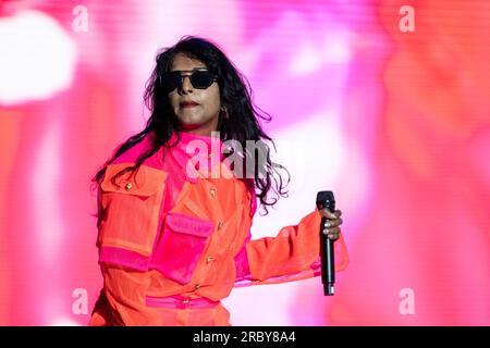 Madrid, Spanien. 8. Juli 2023. M.I.A., unter dem Namen Maya Arulpragasam, britische Rapperin und Sängerin, tritt am dritten Tag des Mad Cool 2023 Festivals in Villaverde, Madrid auf. Ihre Musik kombiniert Elemente aus alternativen, Dance-, elektronischen, Hip-Hop- und Weltmusik mit elektronischen Instrumenten und Mustern. (Kreditbild: © Guillermo Gutierrez Carrascal/SOPA Images via ZUMA Press Wire) NUR REDAKTIONELLE VERWENDUNG! Nicht für den kommerziellen GEBRAUCH! Stockfoto