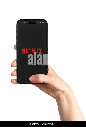 Berlin Deutschland Juli 07 2023 Netflix App auf dem Telefonbildschirm in der Hand. Stockfoto