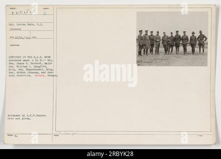 Sergeant Lucien Rode, S.C., fotografierte Offiziere der S.O.S. in Übersee-Mützen. Von links nach rechts: Major General James G. Harbord, Major General William C. Lengfitt, Brig. General Edgar Russel, Brig. General Arthur Johnson und General Atterbury. Das Foto wurde in Nevers, Frankreich, aufgenommen. Freigabedatum von A.E.F. Zensor nicht angegeben. Identifiziert als Bild 122044-20. Stockfoto