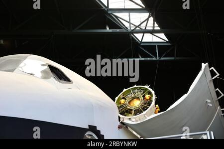 Modelle der autonomen Booster-Rakete der Boeing Inertial Upper Stage und des Space Shuttle Museum of Flight Seattle Washington State USA Stockfoto