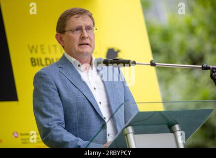 Stuttgart, Deutschland. 11. Juli 2023. Anlässlich der Einführung der Informations- und Werbekampagne „The Chänce“ hält Oliver Barta, Chief Executive Officer der Dachorganisation Unternehmer Baden-Württemberg, eine Rede. Kredit: Christoph Schmidt/dpa/Alamy Live News Stockfoto