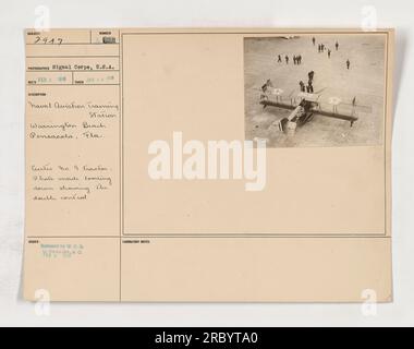 Naval Aviation Training Station in Warrington Beach, Pensacola, Florida. Auf diesem Foto wurde ein Traktorflugzeug Curtiss Nr. 9 mit doppeltem Kontrollsystem aufgenommen. Das Bild wurde von oben aufgenommen und bietet eine klare Sicht auf das Flugzeug. Von den USA fotografiert Signalkorps am 26. Januar 1918. Stockfoto