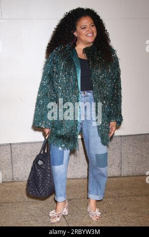 New York, New York, USA. 11. Juli 2023. Michelle Buteau wurde am 11. Juli 2023 auf der CBS Morgens für die neue Serie „Survival of the Thickest“ in New York City geworben. Kredit: Rw/Media Punch/Alamy Live News Stockfoto