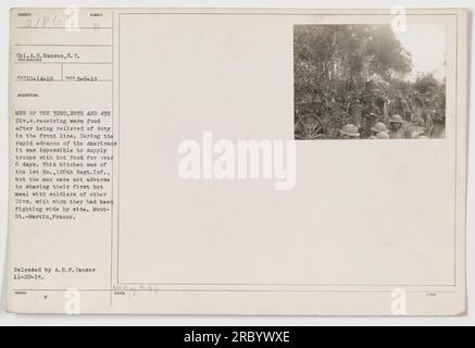 Multipartite Anstrengung von Corporal A.H. Hanson und andere Divisionen im Ersten Weltkrieg Soldaten aus den 32., 28. und 4. Divisionen wurden nach ihrer Entlassung vom Frontdienst mit warmem Essen beliefert. Der schnelle amerikanische Aufstieg schränkte oft den Zugang zu warmen Mahlzeiten für bis zu sechs aufeinanderfolgende Tage ein. Diese spezielle Küche, die dem 1. Bataillon, dem 126. Regiment und der Infanterie angehörte, teilte bereitwillig ihre erste warme Mahlzeit mit Soldaten anderer Einheiten, mit denen sie gekämpft hatten. Dieser Akt der Kameradschaft ereignete sich in Mont-St.-Martin, Frankreich, und wurde am 11-2 vom A.E.F Censor veröffentlicht Stockfoto