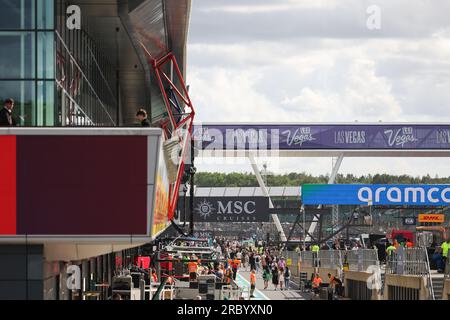 Blick auf die Gruben und die Hamilton Straight während des FORMEL 1 ARAMCO BRITISH GRAND PRIX 2023 auf dem Silverstone Circuit, Silverstone, Großbritannien, auf der 6 J Stockfoto