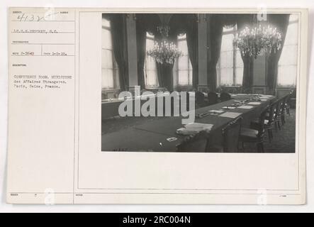 Amerikanisches Militär, das während des Ersten Weltkriegs an einer Konferenz im Außenministerium in Paris teilnimmt 8. Januar 1919. Stockfoto