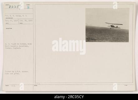 Pvt. D. W. Kelly aus den USA Das Signal Corps hat dieses Foto im Ersten Weltkrieg aufgenommen. Es zeigt ein B.E. Flugzeug im Flug am Ford Junction Aerodrome in Sussex, England. Das Foto wurde zwischen dem 25. Oktober und dem 27. Dezember 1918 aufgenommen. Es wurde vom amerikanischen Expeditionstrupp-Zensor geprüft und vom britischen Militär herausgegeben. Stockfoto