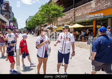 Atlanta Georgia, das Battery Atlanta Truist Park Stadion, Mixed-Use-Entwicklung Braves Baseballteam Haus, Fanfamilie Stockfoto