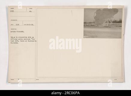 Soldaten der Washington Barracks, die an der Drehung eines Films mit dem Titel „sein bestes Geschenk“ im Ersten Weltkrieg teilnahmen Das Foto zeigt eine Szene, die für den Film aufgenommen wird, in der Soldaten in Militärkleidung verwickelt sind. Das Bild wurde am 21. Februar 1918 als Teil der offiziellen Militärdokumentation aufgenommen. Stockfoto