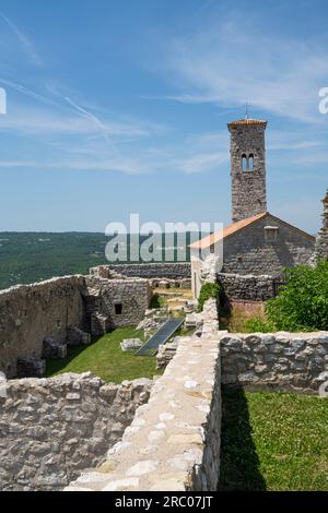 Fianona, Kroatien. 10. Juli 2023. Panoramablick auf das Dorf Stockfoto