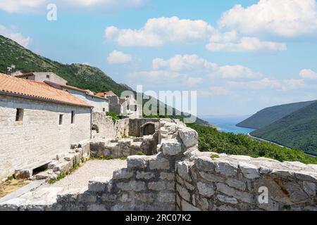 Fianona, Kroatien. 10. Juli 2023. Panoramablick auf das Dorf Stockfoto