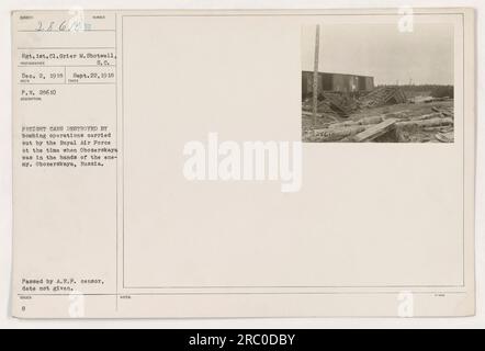 Bildunterschrift: Sgt. 1. Cl. Grier M. Shotwell hat am 22. September 1918 ein Bild von den Folgen der Bombenanschläge der Royal Air Force in Obozerskaya, Russland, aufgenommen. Das Foto zeigt zahlreiche Güterwagen, die während dieser Militäraktion zerstört wurden. Das Bild wurde vom A.E.P.-Zensor übergeben und erhielt die Beschreibungsnummer 28610. Stockfoto