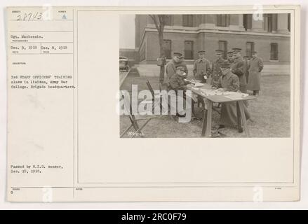 Das Bild zeigt Sergeant Mackenzie von der Offiziersausbildung 3., die im ersten Weltkrieg im Hauptquartier der Brigade in Verbindung stand. Das Foto wurde am 8. Dezember 1918 aufgenommen und am 10. Dezember 1918 vom M.I.D.-Zensor genehmigt. Ausgabe Nr. 9023743. Stockfoto