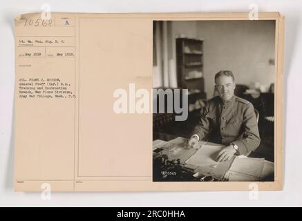 Leutnant Wm. Fox, ein Signalkorps-Fotograf, hat dieses Bild im Mai 1918 während des Ersten Weltkriegs aufgenommen. Das Foto zeigt Oberst Frank J. Morrow, ein Mitglied des Generalstabs (inf.) N.A., Ausbildungs- und Unterrichtsabteilung, Army war College, Washington, D.C. Das Bild wurde in Wunden aufgenommen und hat die Nummer 10568. Stockfoto