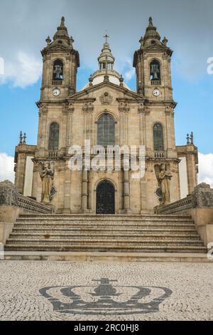 Heiligtum unserer Lieben Frau von Sameiro, wunderschöne Kirche auf dem Hügel. Braga Portugal. Juli 7 2023. Stockfoto