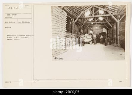 Sgt. Ryden, ein Fotograf, hat dieses Bild am 21. November 1918 in der Kaffeerösterei in Essomes, Marne, Frankreich, aufgenommen. Das Foto wurde für das Quartermaster Corps aufgenommen und später im Lagerhaus ausgestellt. Es ist als Thema 36484 katalogisiert, mit zusätzlichen Informationen als 222. Stockfoto