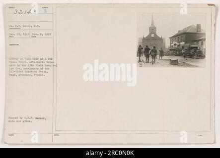 Dieses Foto von Fotos amerikanischer Militäraktivitäten während des Ersten Weltkriegs zeigt eine Kirche in Vaux, Ardennen, Frankreich, die ursprünglich als Hauptquartier des Roten Kreuzes diente. Das Gebäude wurde später vom 13. Feldkrankenhaus übernommen und diente als Unterbringung der Krankenwagen des 317-319. Sanitärzugs. Das genaue Datum des Fotos ist unbekannt, aber es wurde vom A.E.F.-Zensor genehmigt. Stockfoto