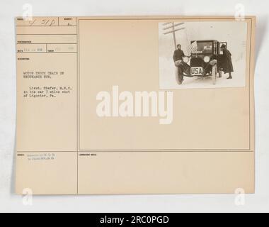 Leutnant Shafer vom Medical Reserve Corps sah in seinem Auto während einer Ausdauerfahrt, 7 Meilen östlich von Ligonier, Pennsylvania. Dieses Foto wurde am 18. Februar 1918 aufgenommen. Die Bildreferenznummer lautet 111-SC-4518. Stockfoto