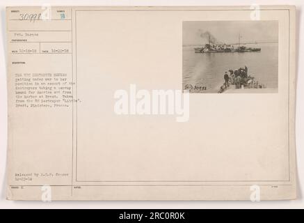 Titel: 'Private Barnes hat dieses Foto des USS-Zerstörers Benham aufgenommen, der den Hafen von Brest in Frankreich verlässt. Das Schiff war Teil eines Konvois, der Schiffe nach Amerika begleitete, während des Ersten Weltkriegs Das Bild wurde vom US-Zerstörer 'Little' aufgenommen und von der A.E.F. veröffentlicht Zensor am 25. Dezember 1918." Stockfoto