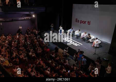 Madrid, Spanien. 11. Juli 2023. Die Kandidatin von Sumar für die Präsidentschaft der spanischen Regierung, zweite Vizepräsidentin und Ministerin für Arbeit und Sozialwirtschaft, Yolanda Diaz, nimmt an einer feministischen Veranstaltung "Feminismus für Sumar" im Pavon Theater in Madrid Teil. (Credit Image: © Guillermo Gutierrez/SOPA Images via ZUMA Press Wire) NUR REDAKTIONELLE VERWENDUNG! Nicht für den kommerziellen GEBRAUCH! Stockfoto