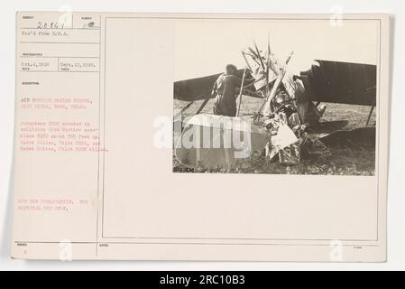 Das Bild zeigt ein zerstörtes Flugzeug in der Air Service Flying School, Rich Field, Waco, Texas. Der Unfall ereignete sich am 12. September 1918, als Flugzeug 5228 mit Curtiss Flugzeug 5162 kollidierte, ungefähr 300 Meter in der Luft. Kadett Balter, der Pilot von 5162, und Kadett Oliver, Pilot von 5228, haben bei dem Unfall leider ihr Leben verloren. Dieses Foto ist nicht zur Veröffentlichung vorgesehen und nur für den offiziellen Gebrauch bestimmt. Stockfoto