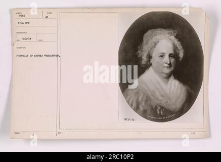 Ein Schwarzweißfoto eines Porträts von Martha Washington, Ehefrau des ersten Präsidenten der Vereinigten Staaten, George Washington. Das Porträt ist mit einem Symbol geschmückt, das die US-Armee repräsentiert. Das Foto wurde von einem Fotografen der CPI aufgenommen und wurde 1900 urheberrechtlich geschützt. Stockfoto