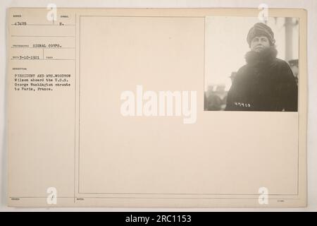 Präsident Woodrow Wilson und seine Frau an Bord der U.S.S. George Washington, auf dem Weg nach Paris, Frankreich. Dieses Foto, aufgenommen vom Signalkorps, zeigt sie während ihrer Reise. Es hat die Nummer 47409 und wurde am 10. März 1921 aufgenommen. Stockfoto