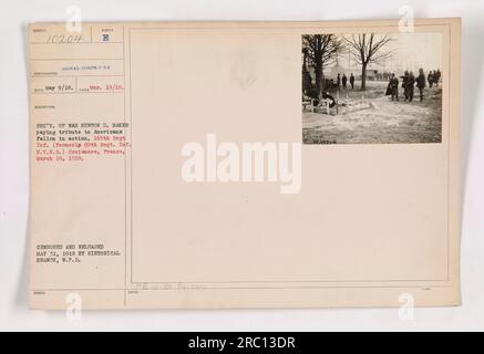 Kriegsminister Newton D. Baker zu Ehren der gefallenen Soldaten der Infanterie des 165. Regiments (früher 69. Regiment Infanterie, Nationalgarde von New York) in Croismare, Frankreich. Das Foto wurde am 19. März 1918 aufgenommen, zensiert und am 31. Mai 1918 von der Historischen Abteilung der Kriegspläne veröffentlicht. Stockfoto