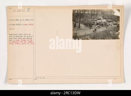 Bomberfeste Höhlen, die an der Seite eines Berges errichtet wurden, boten Schutz für die 6. USA Marines, 2. Div In Somme-dieue, Frankreich im Ersten Weltkrieg Das Foto wurde am 30. April 1918 von Sergeant A. C. Duff gemacht. Stockfoto