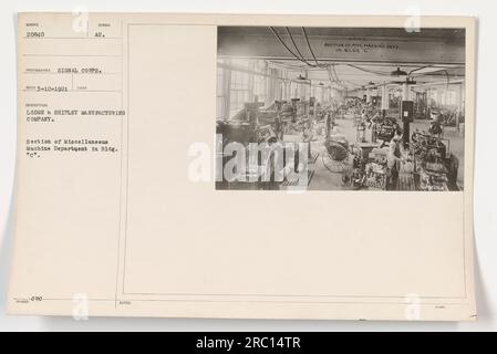 Das Bild zeigt einen Abschnitt der Abteilung für verschiedene Maschinen in Gebäude C der Lodge & Shipley Manufacturing Company. Das Foto mit der Nummer 20840 wurde am 10. März 1921 von einem Fotografen des Signalkorps aufgenommen. Es handelt sich um ein Unternehmensfoto, das die geschäftige Aktivität der Abteilung zeigt. Stockfoto