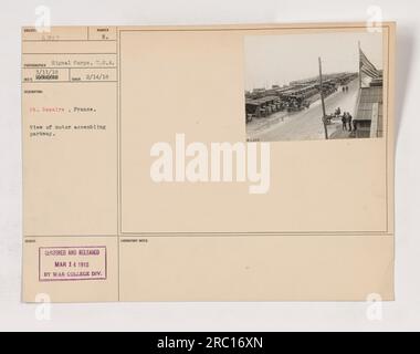 Ansicht der Motormontage parkway am Motor Reception Park in St. Nazaire, Frankreich im Ersten Weltkrieg. Das Foto, das am 14. Februar 1918 aufgenommen wurde, zeigt eine klare Sicht auf den parkway, auf dem Kraftfahrzeuge montiert werden. Dieses Bild wurde später zensiert und am 14. März 1918 vom war College Division Laboratory veröffentlicht. Stockfoto