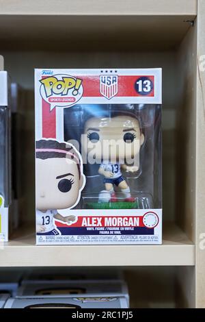 Eine Funko-Pop-Figur des amerikanischen Fußballstars Alex Morgan. Zum Verkauf bei Newbury Comics, einem Geschäft in der Danbury Fair Mall in Connecticut. Stockfoto