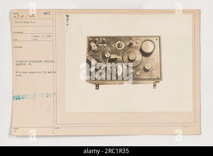 Bild 111-SC-3412, aufgenommen am 9/7/1917 an der Aviation Experiment Station in Hampton, Virginia, zeigt drahtlose Geräte für Luftaufnahmen. Das Foto wurde vom befehlshabenden Offizier empfangen und nur zur amtlichen Verwendung zugelassen. Eine kurze Beschreibung und Angaben zur Identifizierung sind enthalten. Stockfoto