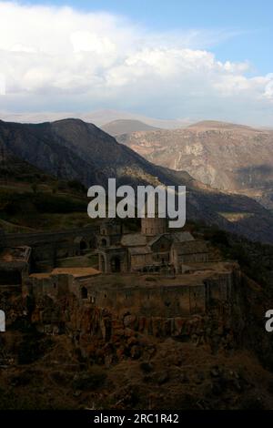 Tatev-Kloster in den Bergen des Kleinkaukasus unweit von Goris, Armenien Stockfoto