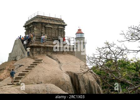 Olakkanatha-Tempel, altes Leuchthaus und neues Leuchthaus in Mahabalipuram Mamallapuram in der Nähe von Chennai, Tamil Nadu, Südindien, Indien, Asien. UNESCO-Weltkulturerbe Stockfoto