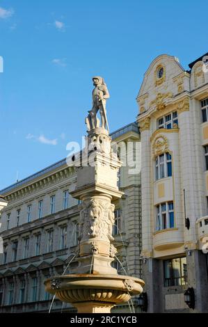 Brunnen mit Roland-Statue, Bratislava, Slowakei, Pressburg Stockfoto