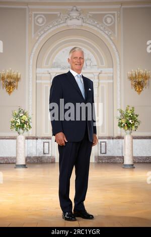 ACHTUNG HERAUSGEBER - HANDOUT-BILDER - NUR REDAKTIONELLE VERWENDUNG - OBLIGATORISCHER KREDIT: 'ROYAL PALACE - MICHEL GRONEMBERGER' Dieses Handout-Bild des belgischen Königspalastes zeigt König Philippe - Filip von Belgien, der am Dienstag, den 04. Juli 2023 für den Fotografen posiert. Die Bilder wurden am 12. Juli anlässlich des 10. Jahrestages der Krönung des Königs veröffentlicht. *** Belga und Belga Redaktionsrat lehnen jegliche Verantwortung für den Inhalt dieses Bildes ab. *** BELGA FOTO HANDOUT ROYAL PALACE - MICHEL GRONEMBERGER Stockfoto