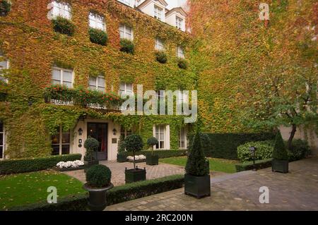 Hotel Pavillon de la reine, Place des Vosges, Marais, Paris, Frankreich Stockfoto