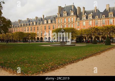 Pavillon de la reine, Place des Vosges, Marais, Paris, Frankreich Stockfoto