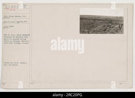 Soldaten von Co K von der Infanterie des 128. Regiments auf der Valpries-Farm zur Unterstützung während der Fahrt auf Juvigny. Das Foto wurde am 14. Oktober 1918 von CPL Allen Hanson vom Signalkorps aufgenommen. Das Hotel befindet sich in der Nähe von Juvigny, Frankreich. Das Bild wurde vom A.E.F.-Zensor gelöscht, aber es wurde kein bestimmtes Datum angegeben. Stockfoto